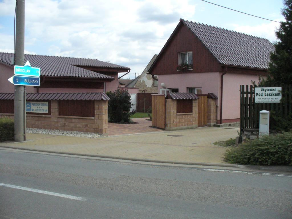 Penzion Jarka Lednice Exterior foto