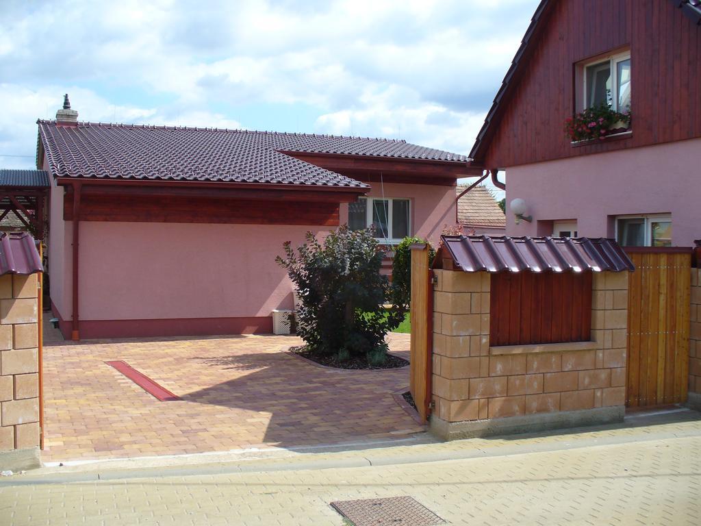 Penzion Jarka Lednice Zimmer foto